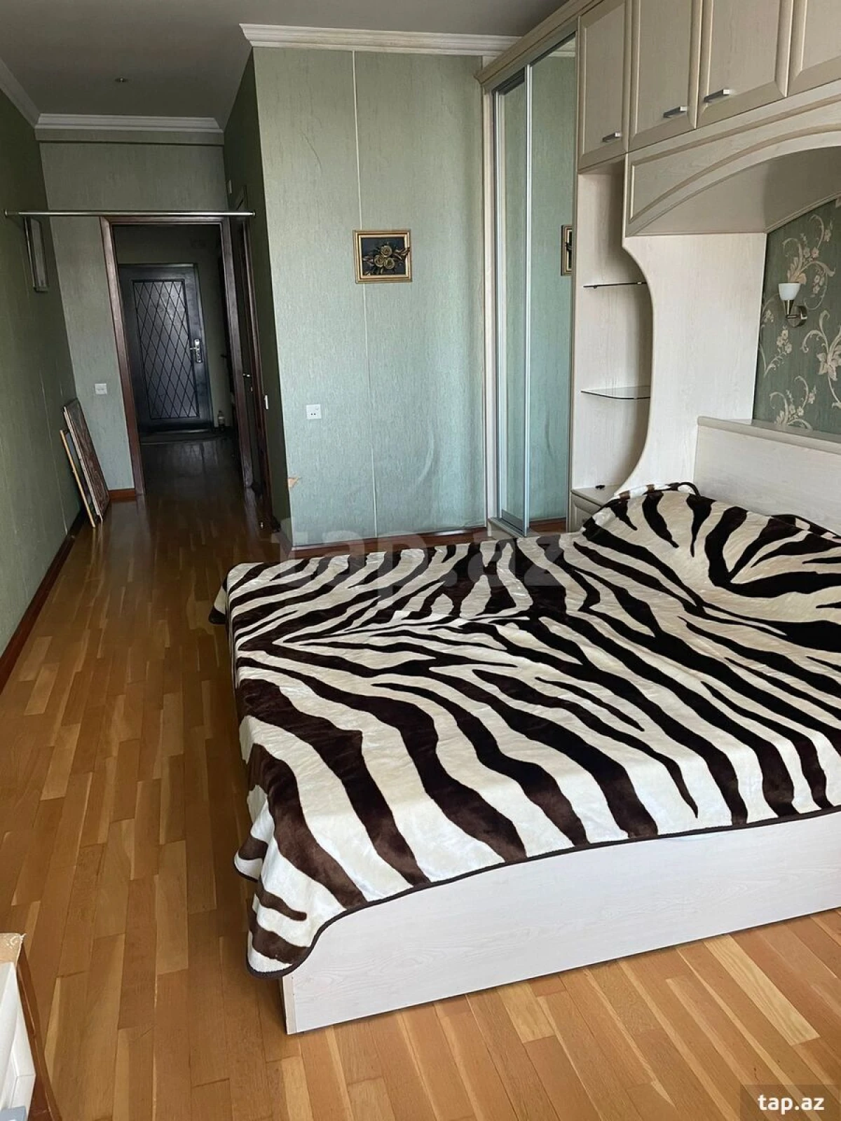 Kirayə verilir 3 otaqlı yeni tikili 128 m²