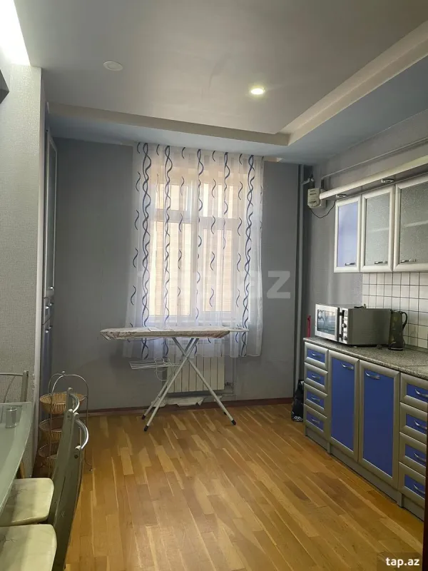 Kirayə verilir 3 otaqlı yeni tikili 128 m²