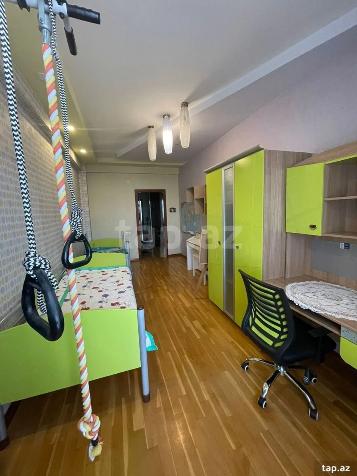 Kirayə verilir 3 otaqlı yeni tikili 128 m²