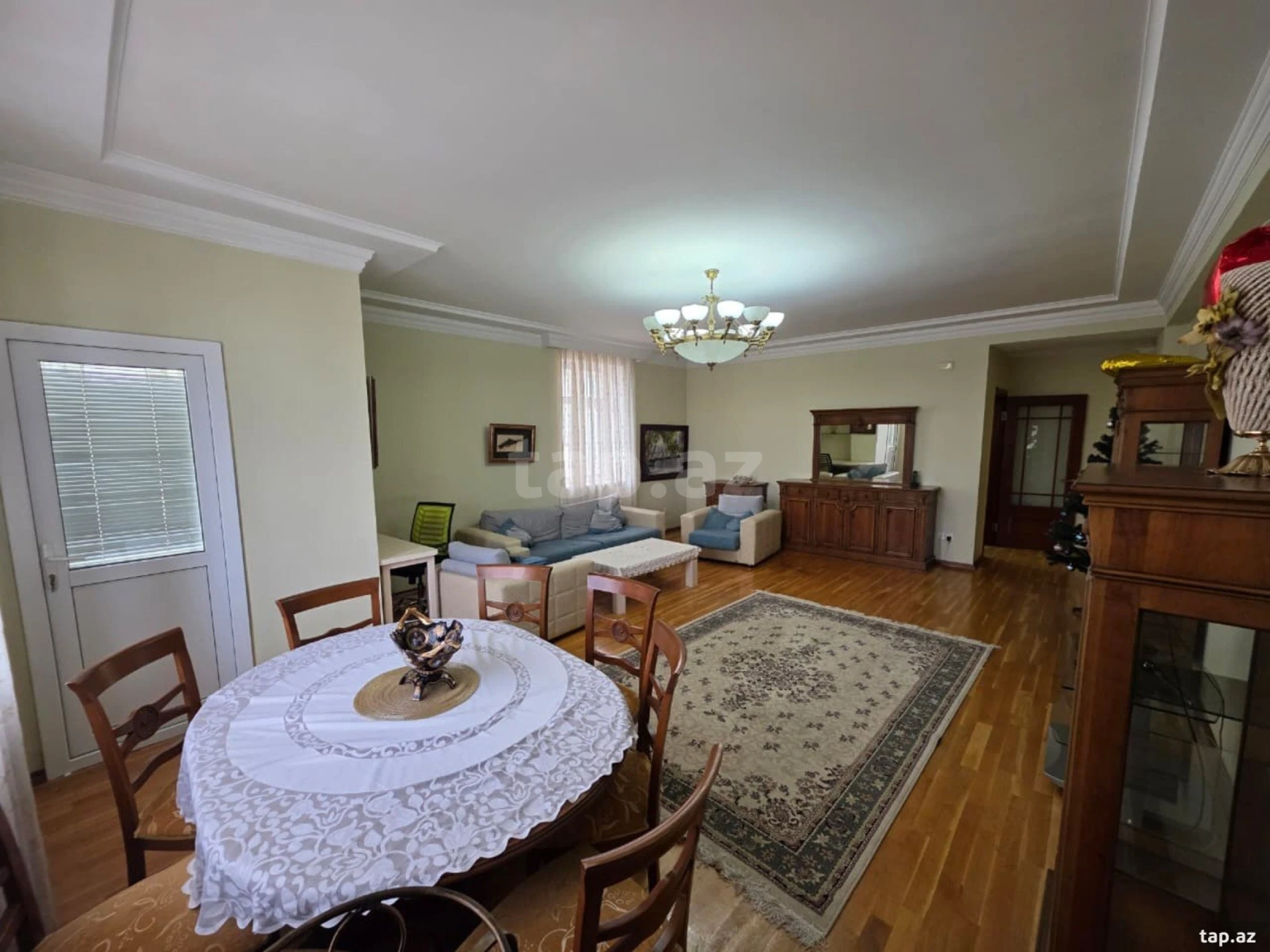 Kirayə verilir 3 otaqlı yeni tikili 128 m²