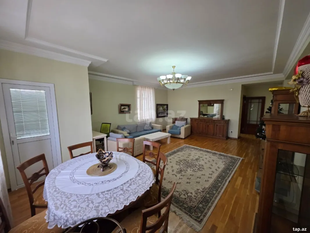 Kirayə verilir 3 otaqlı yeni tikili 128 m²