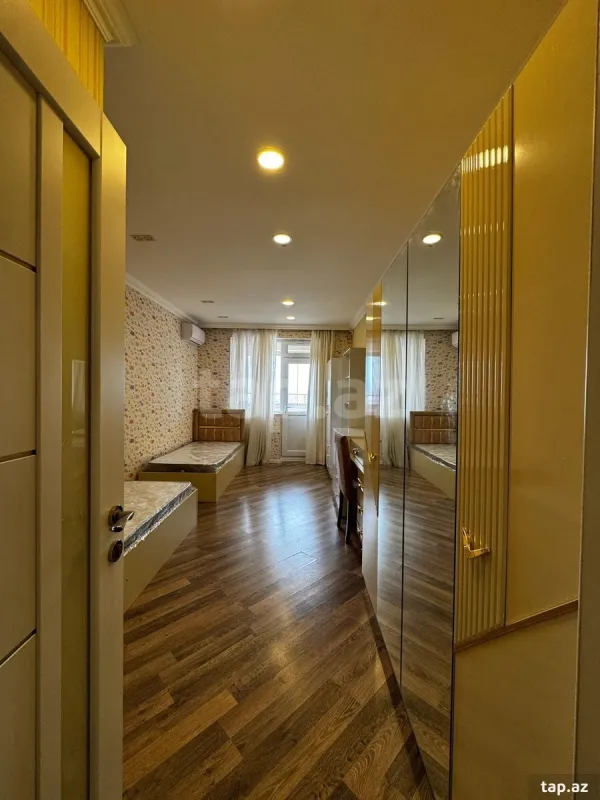 Kirayə verilir 3 otaqlı yeni tikili 150 m²