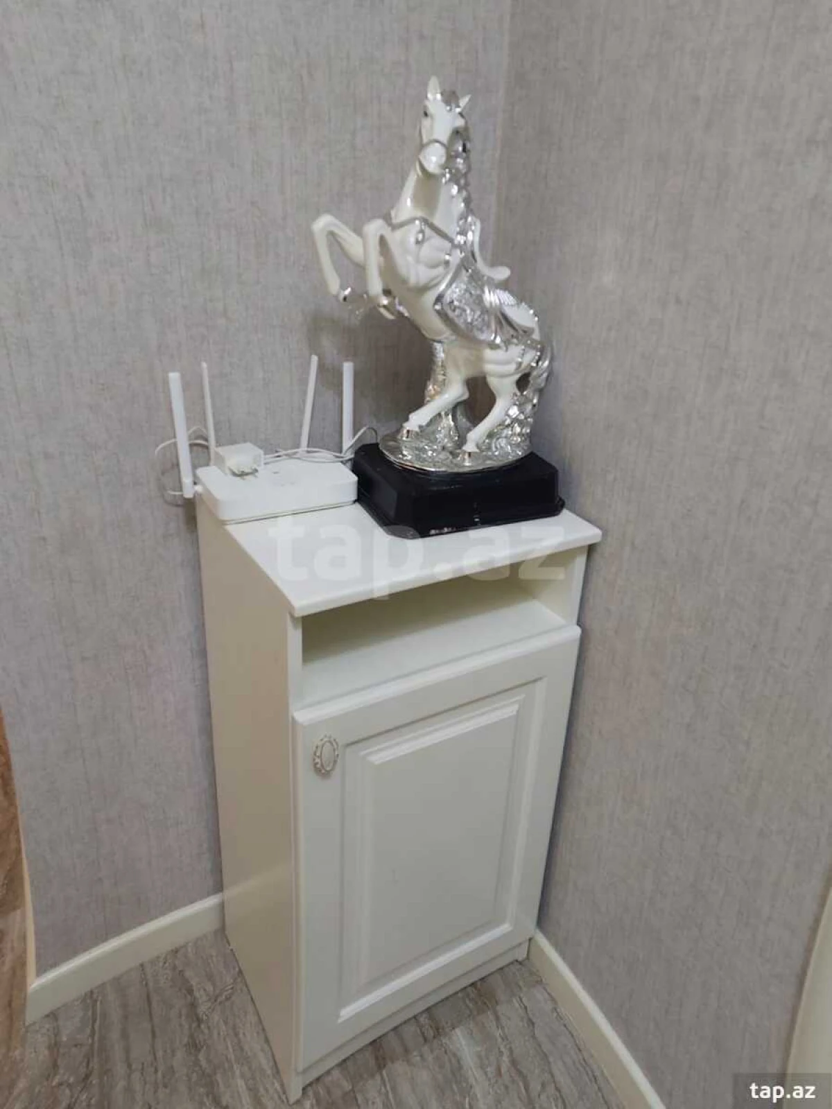 Kirayə verilir 3 otaqlı yeni tikili 143 m²