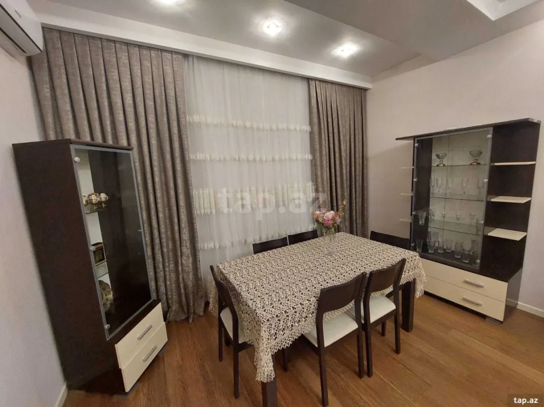 Kirayə verilir 3 otaqlı yeni tikili 143 m²
