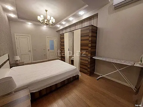 Kirayə verilir 3 otaqlı yeni tikili 143 m²