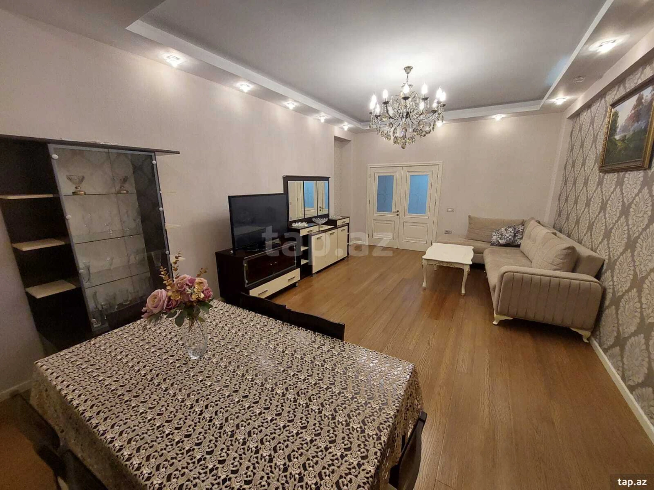 Kirayə verilir 3 otaqlı yeni tikili 143 m²