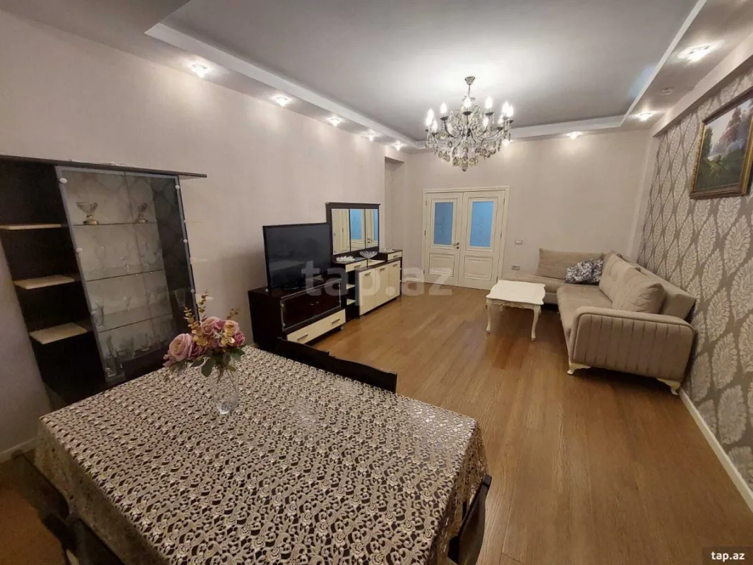 Kirayə verilir 3 otaqlı yeni tikili 143 m²