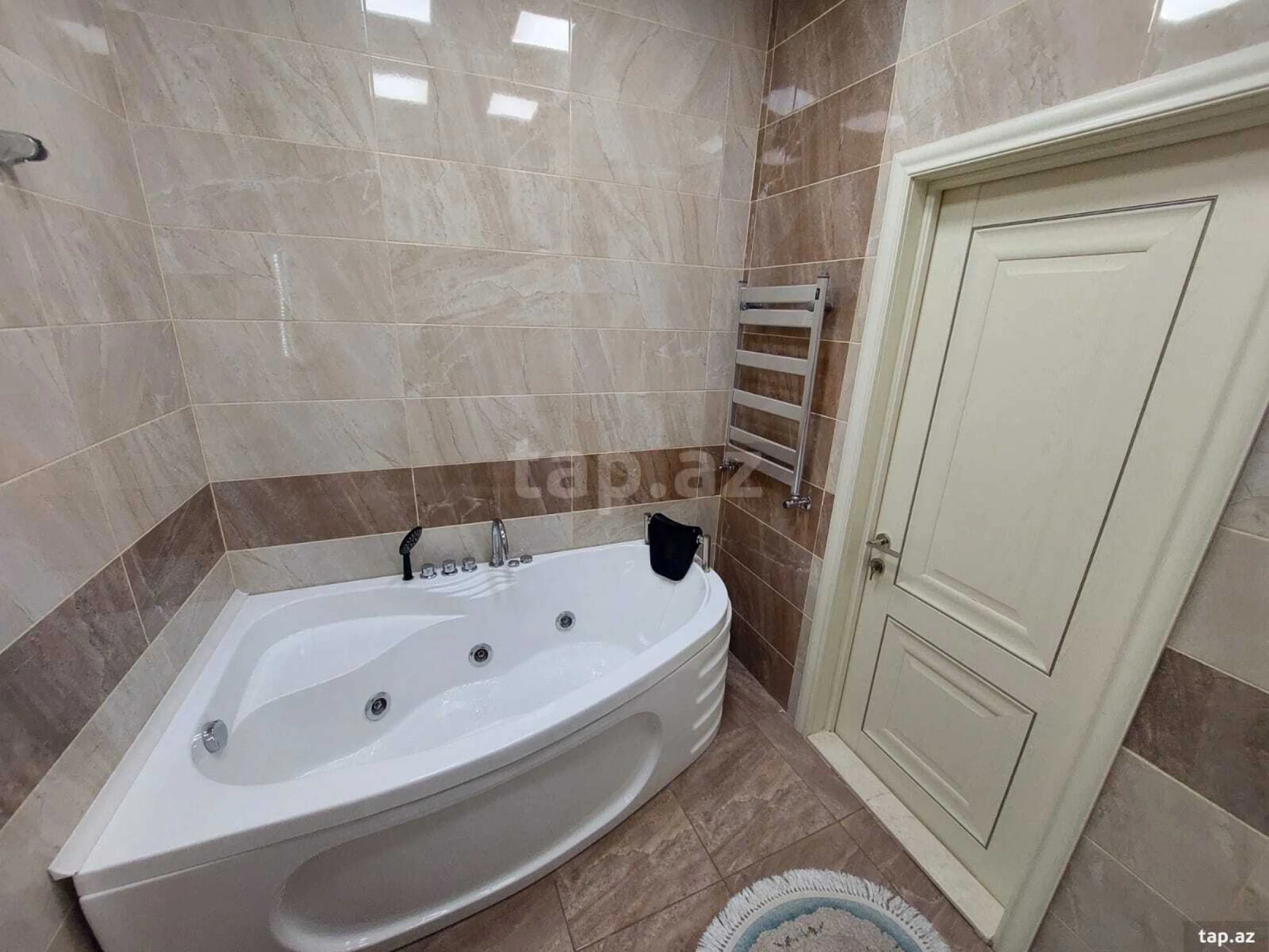 Kirayə verilir 3 otaqlı yeni tikili 143 m²