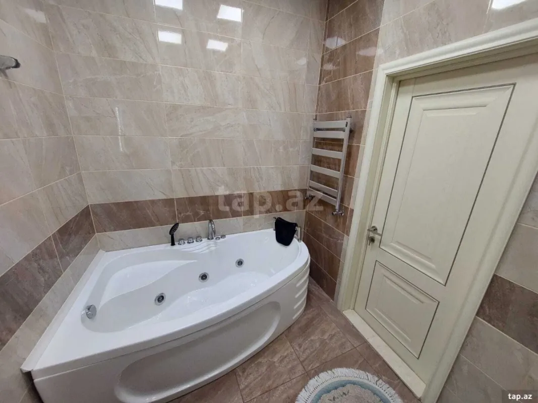 Kirayə verilir 3 otaqlı yeni tikili 143 m²