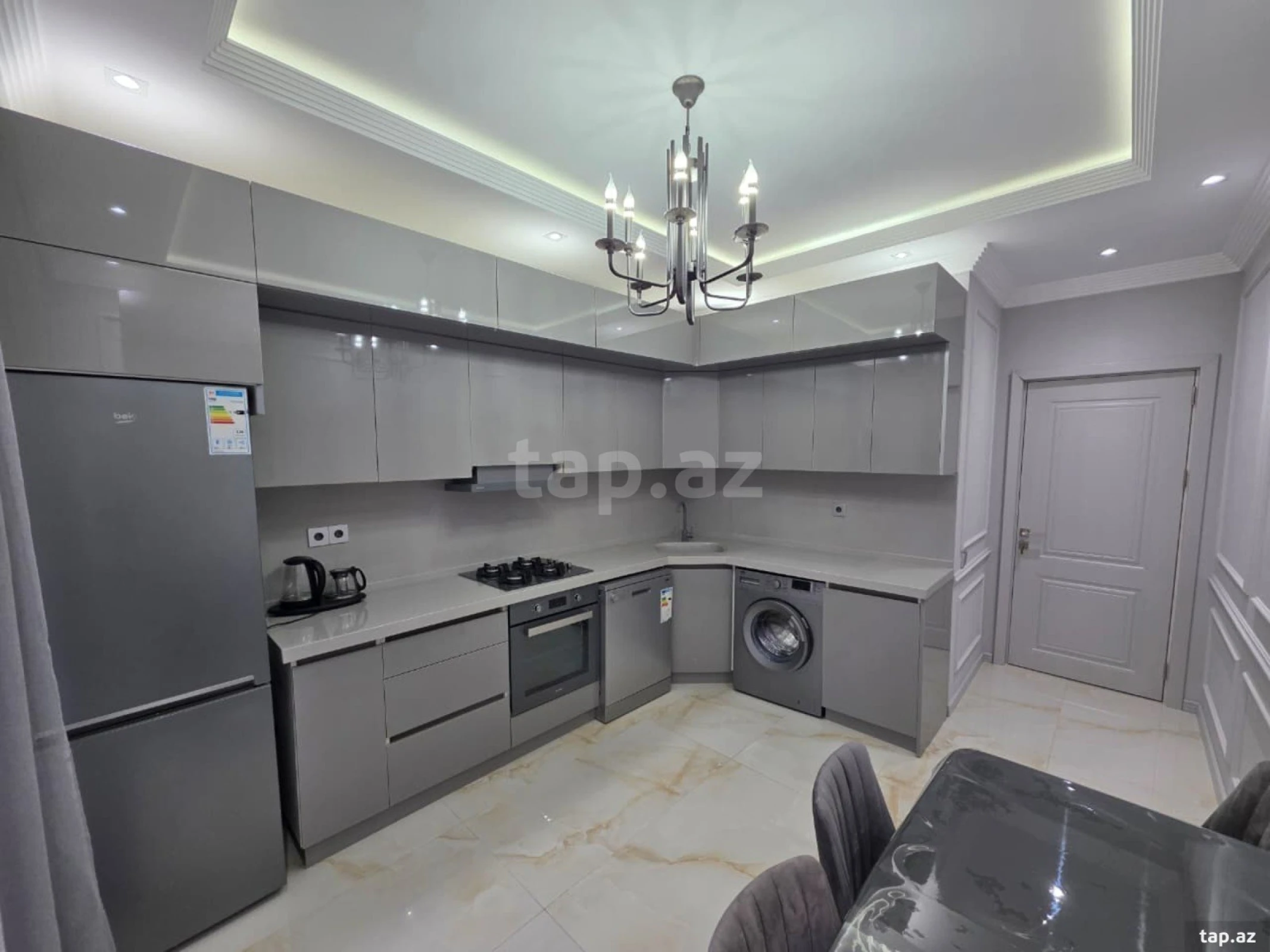 Kirayə verilir 2 otaqlı yeni tikili 98 m²