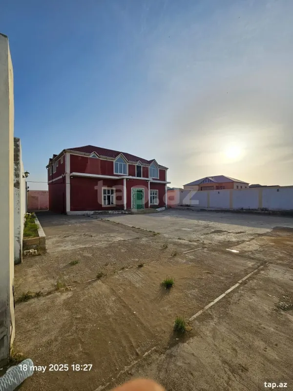 Satılır 4 otaqlı həyət evi