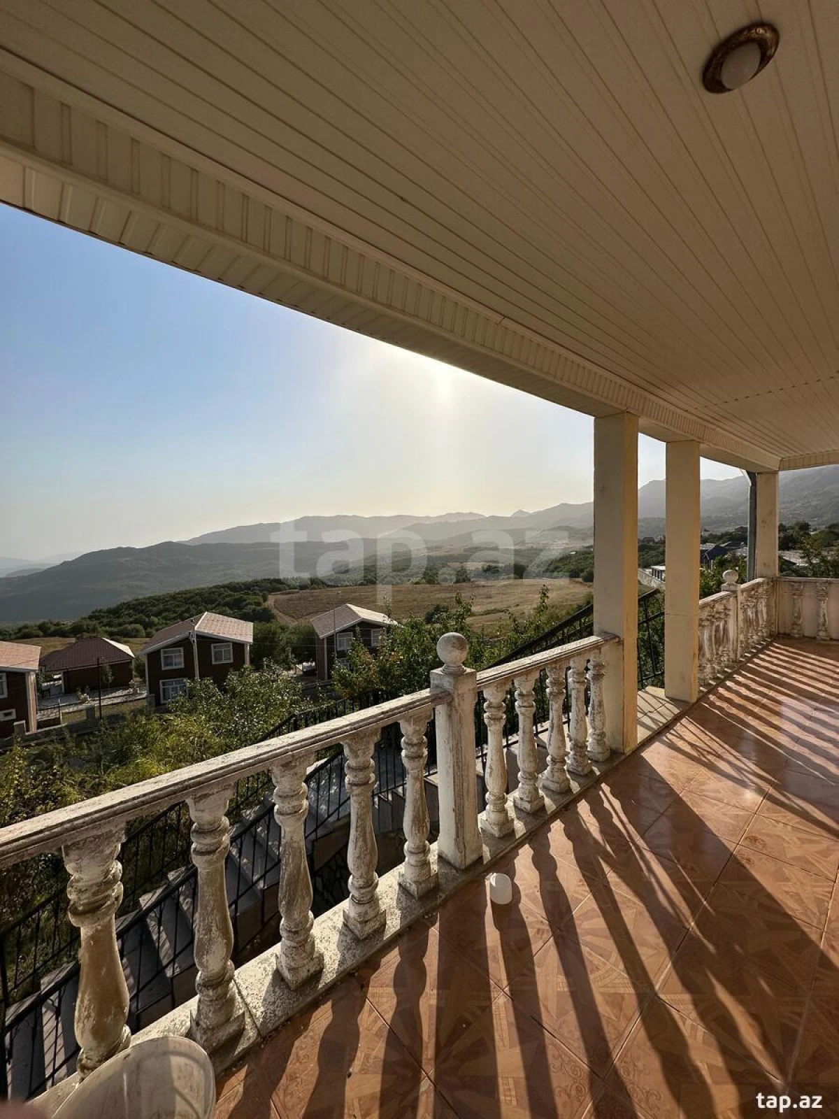 Satılır 6 otaqlı həyət evi