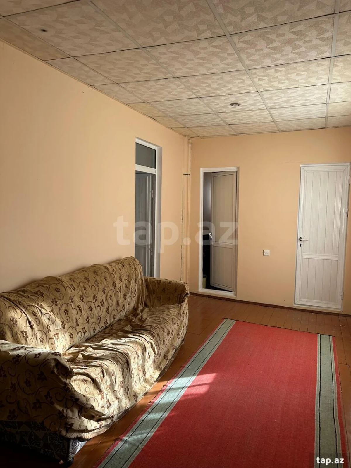 Satılır 6 otaqlı həyət evi