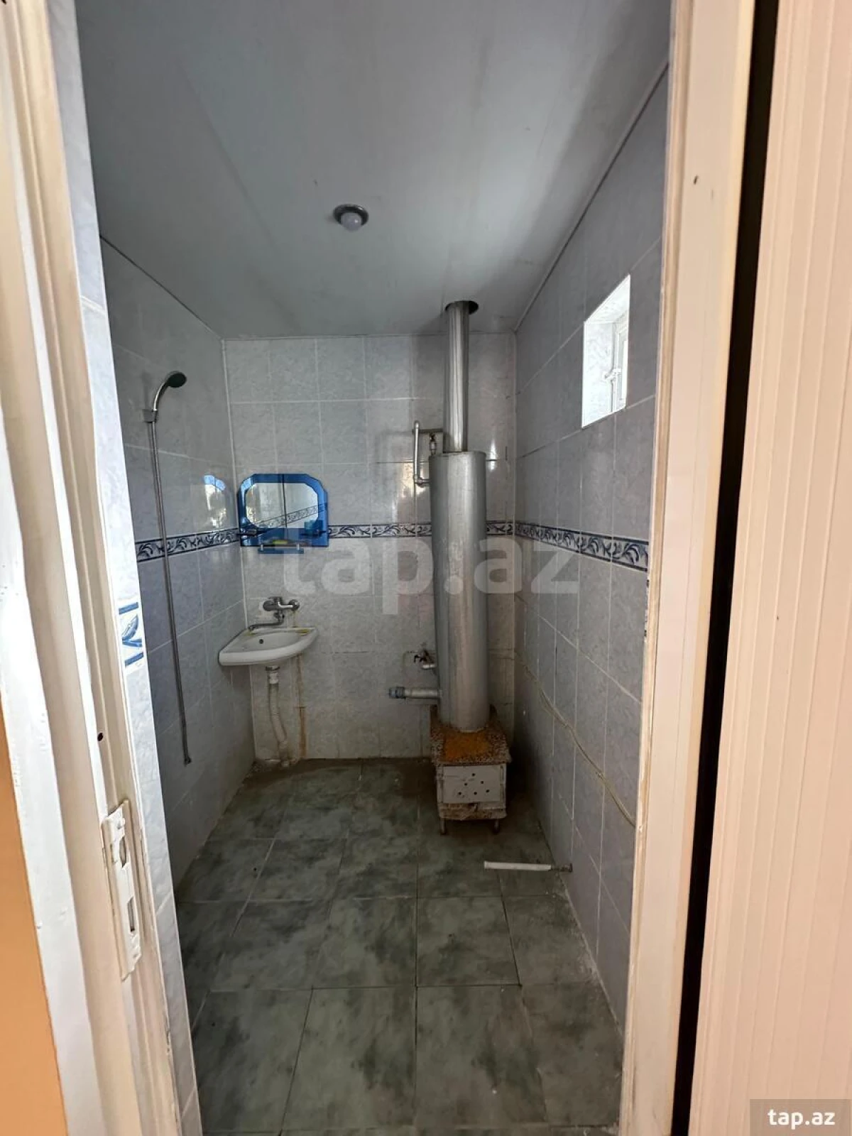 Satılır 6 otaqlı həyət evi