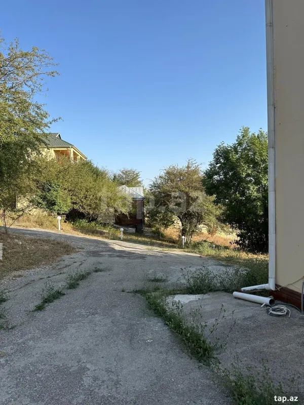 Satılır 6 otaqlı həyət evi