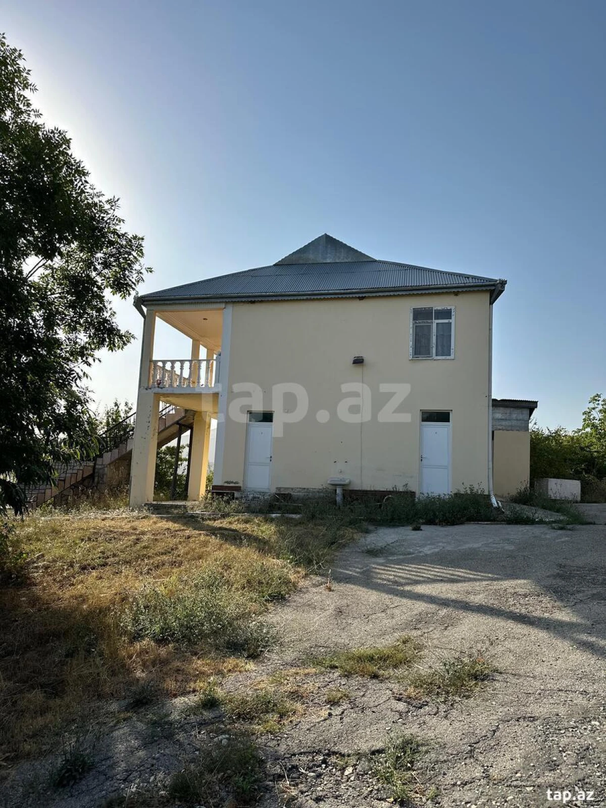 Satılır 6 otaqlı həyət evi