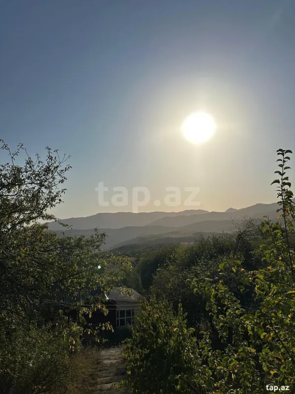 Satılır 6 otaqlı həyət evi