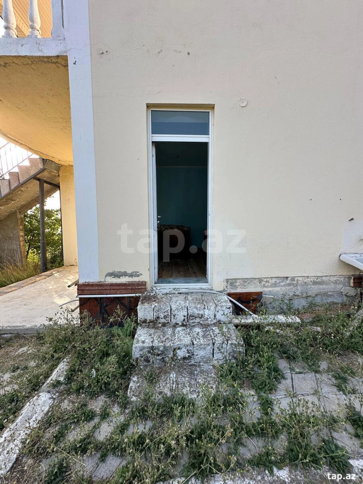 Satılır 6 otaqlı həyət evi