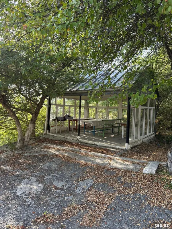 Satılır 6 otaqlı həyət evi