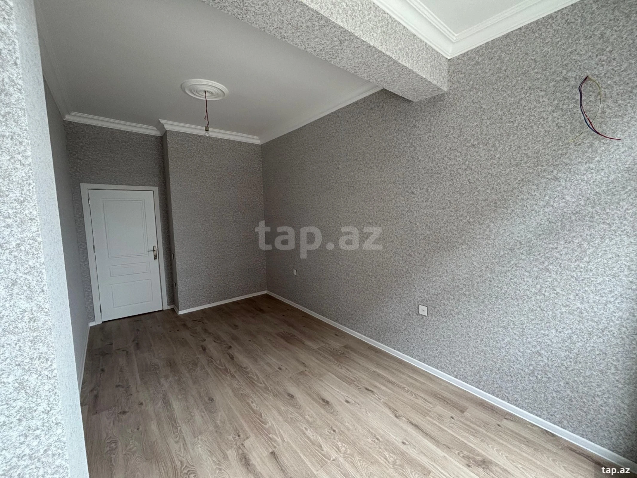 Kirayə verilir 2 otaqlı yeni tikili 70 m²