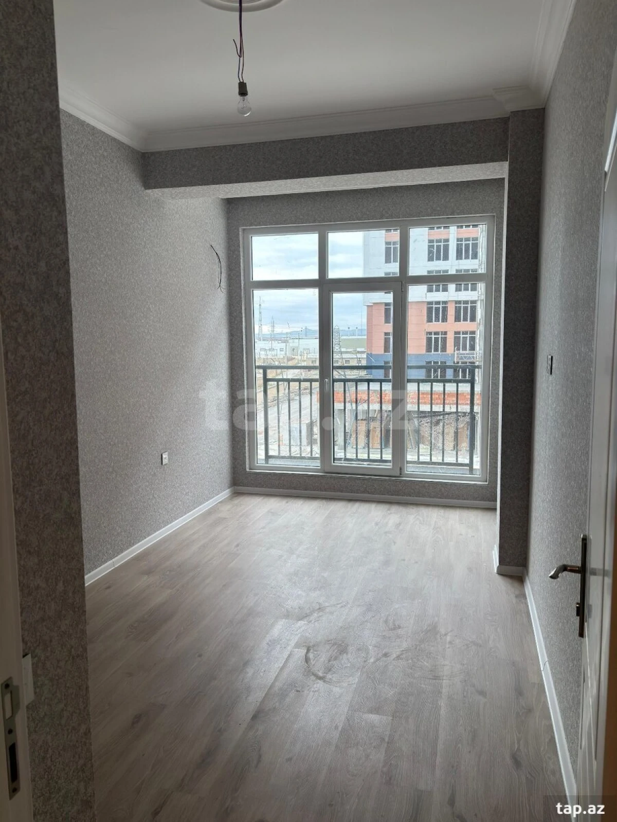 Kirayə verilir 2 otaqlı yeni tikili 70 m²