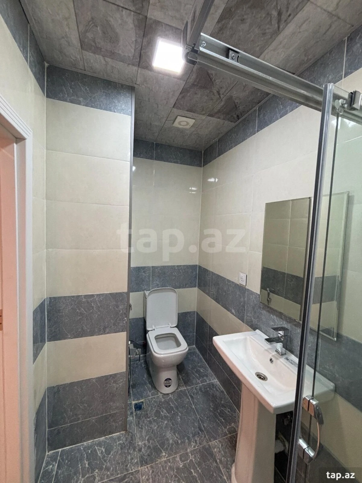 Kirayə verilir 2 otaqlı yeni tikili 70 m²