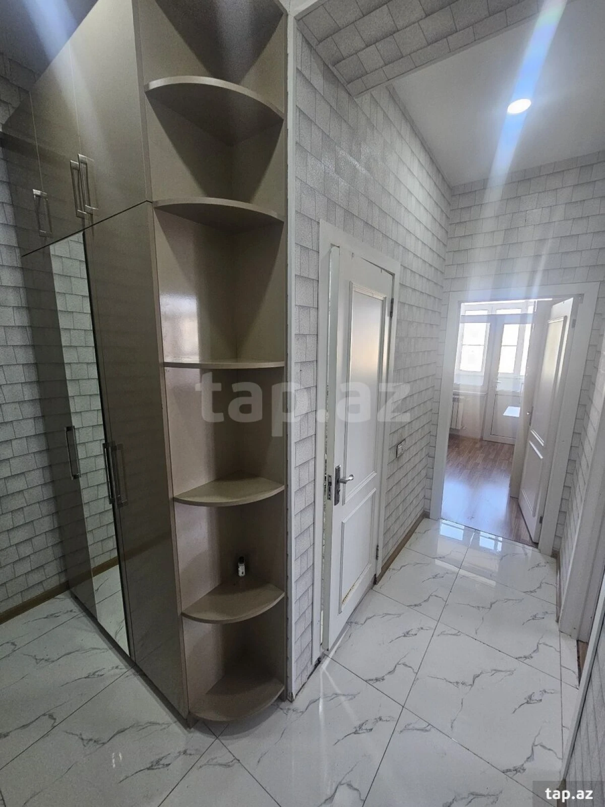 Kirayə verilir 2 otaqlı yeni tikili 45 m²