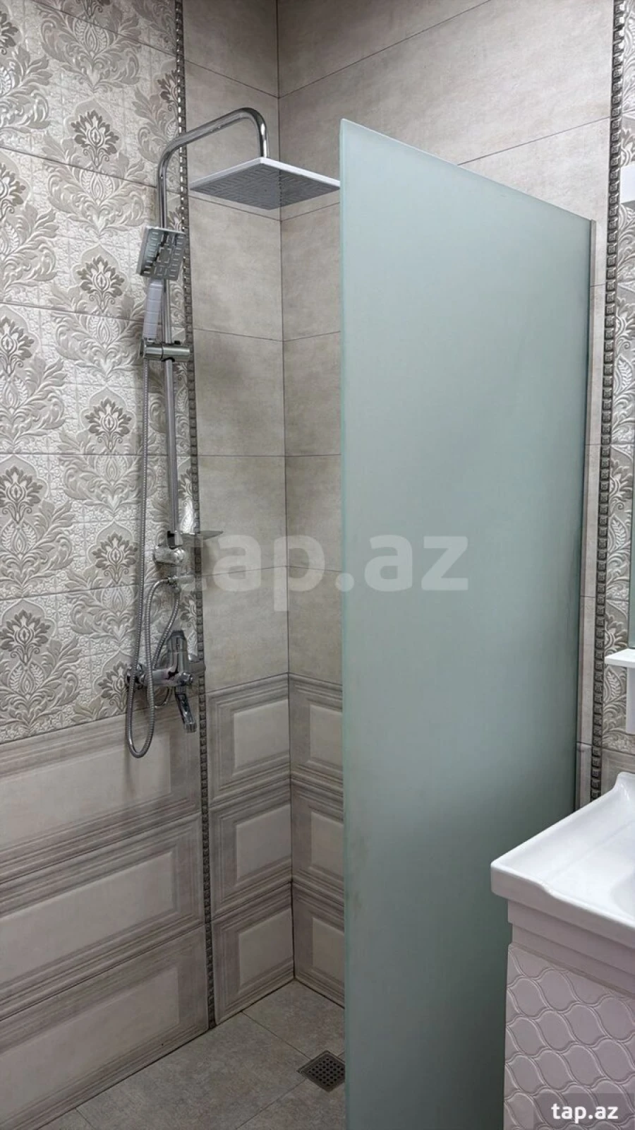 Kirayə verilir 2 otaqlı yeni tikili 65.2 m²