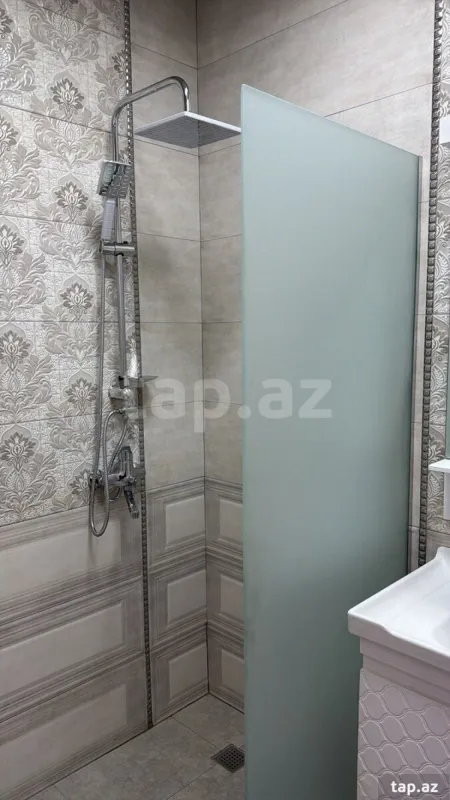 Kirayə verilir 2 otaqlı yeni tikili 65.2 m²