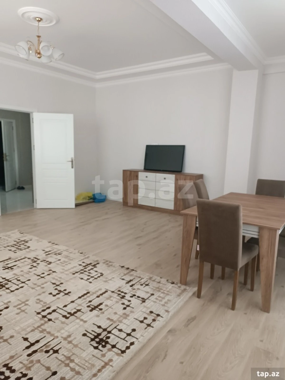 Kirayə verilir 3 otaqlı yeni tikili 116 m²