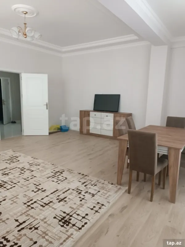 Kirayə verilir 3 otaqlı yeni tikili 116 m²