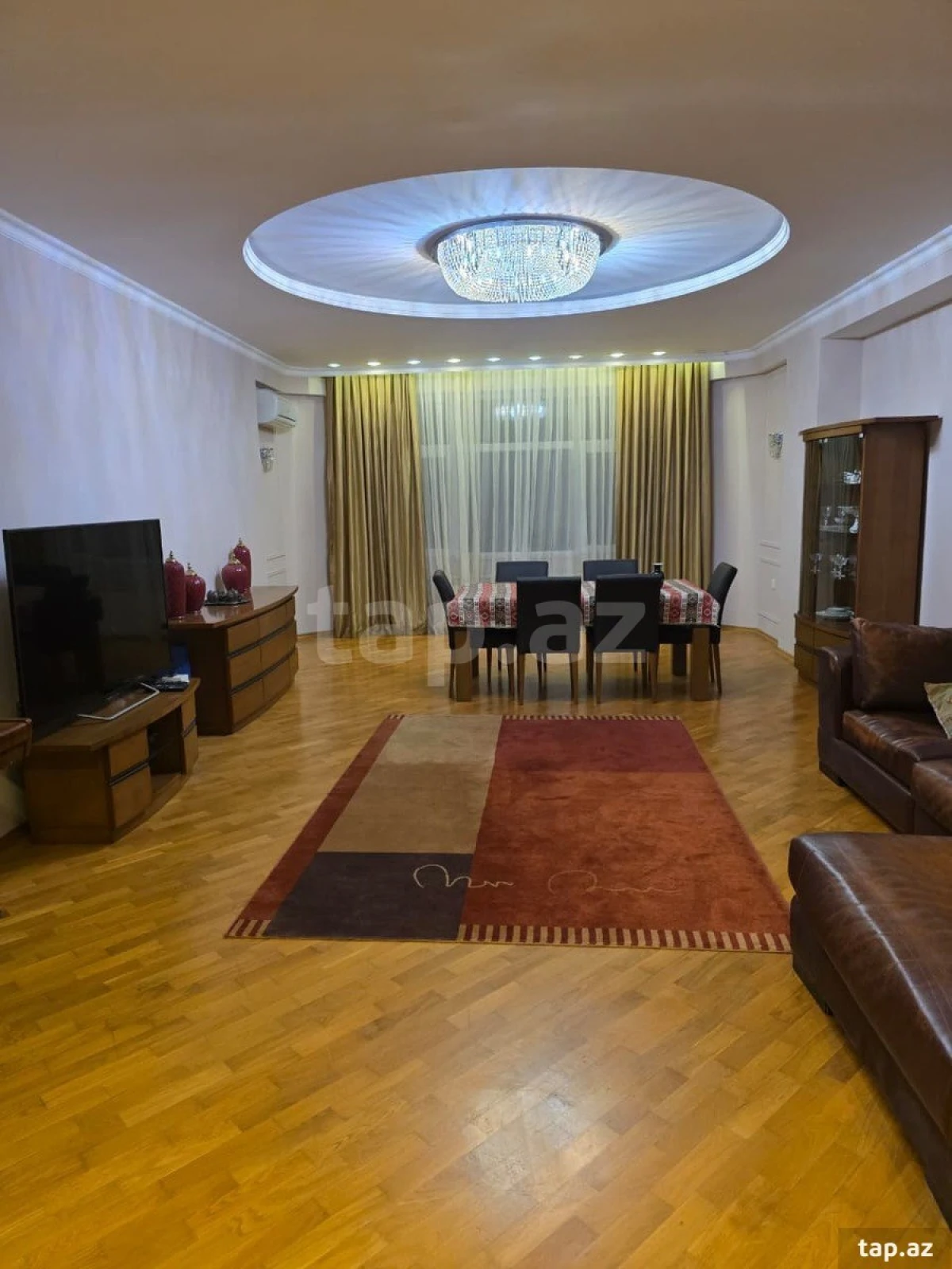 Kirayə verilir 4 otaqlı yeni tikili 140 m²