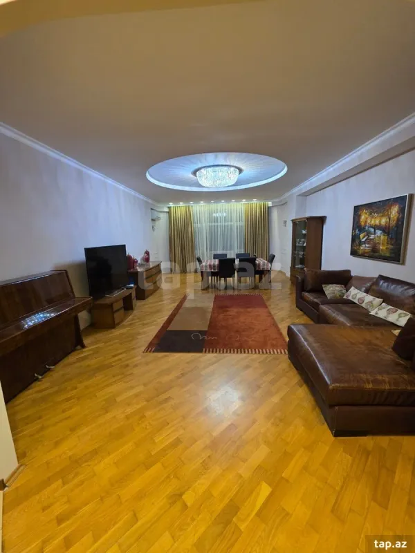 Kirayə verilir 4 otaqlı yeni tikili 140 m²
