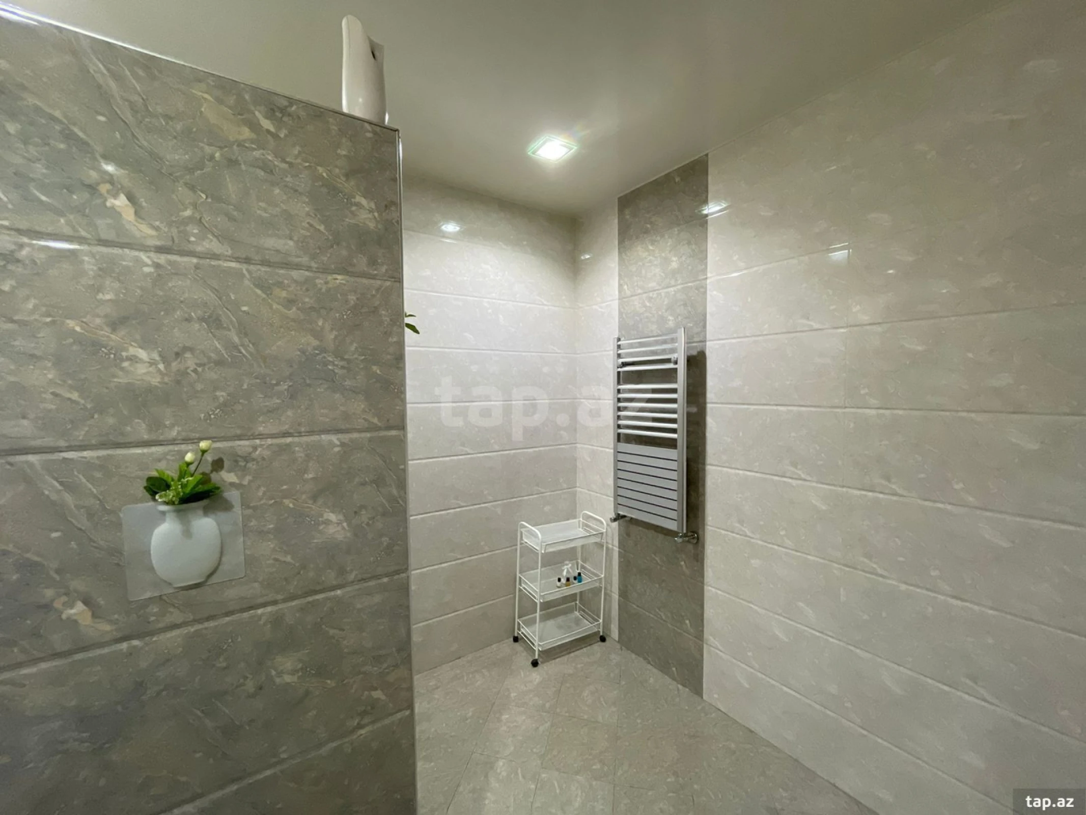 Kirayə verilir 5 otaqlı həyət evi