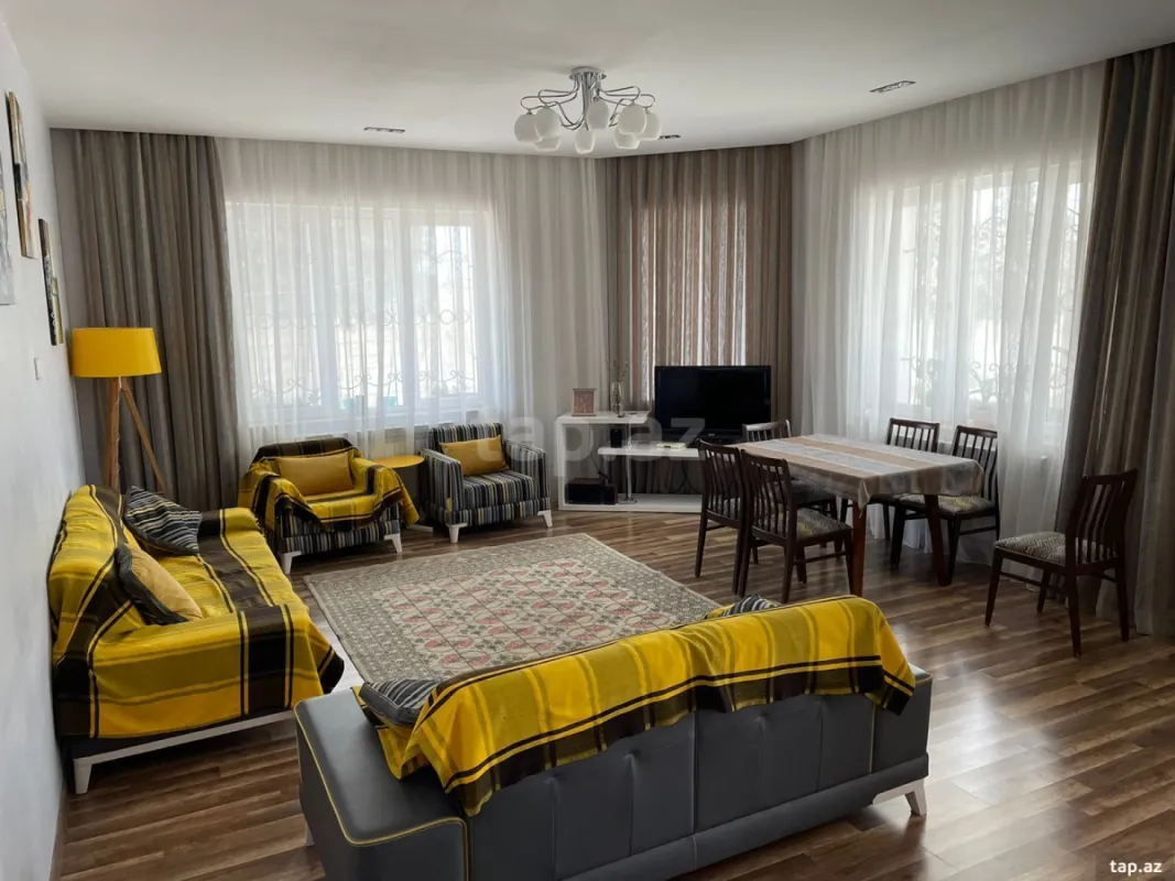 Kirayə verilir 5 otaqlı həyət evi