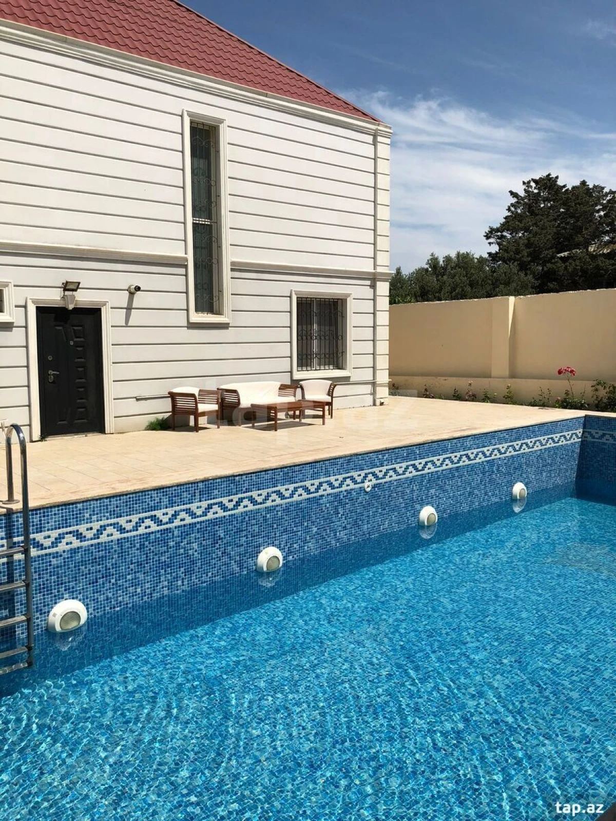 Kirayə verilir 5 otaqlı həyət evi