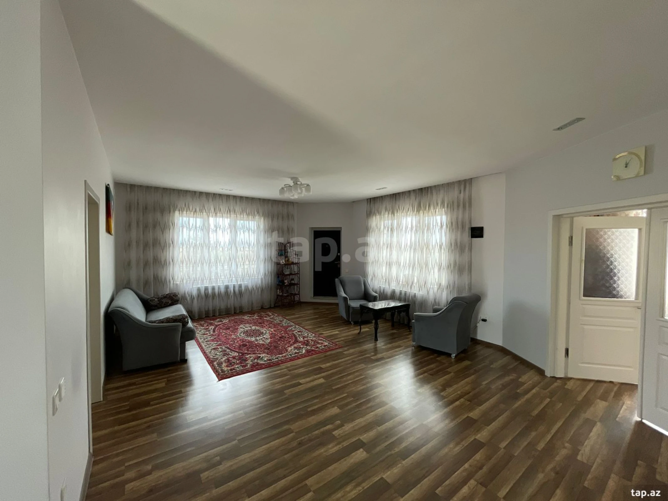 Kirayə verilir 5 otaqlı həyət evi