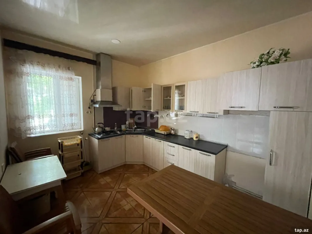 Kirayə verilir 3 otaqlı həyət evi