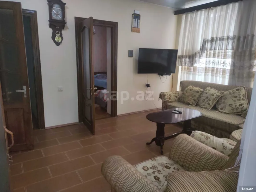 Kirayə verilir 3 otaqlı həyət evi