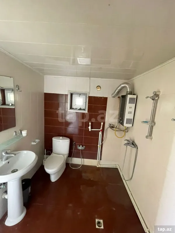 Kirayə verilir 3 otaqlı həyət evi