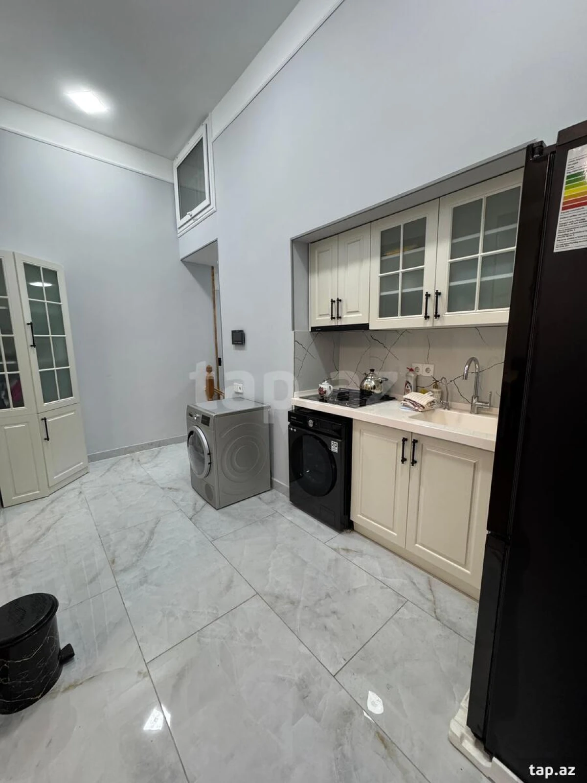 Kirayə verilir 2 otaqlı mənzil 80 m²