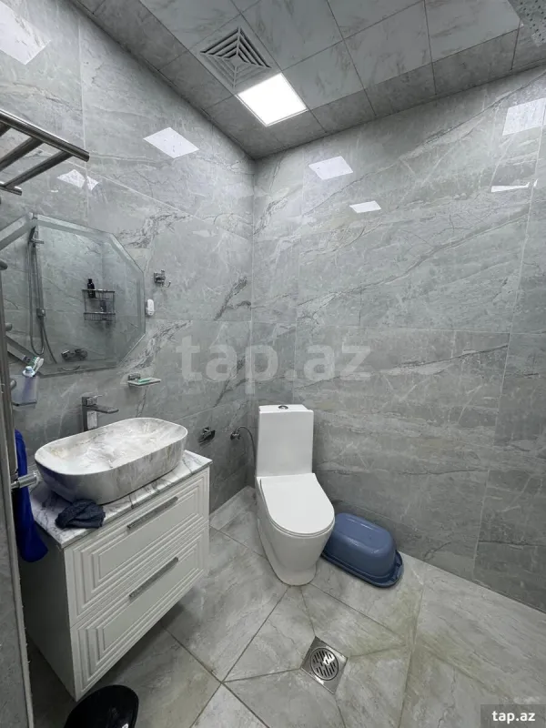 Kirayə verilir 2 otaqlı mənzil 80 m²