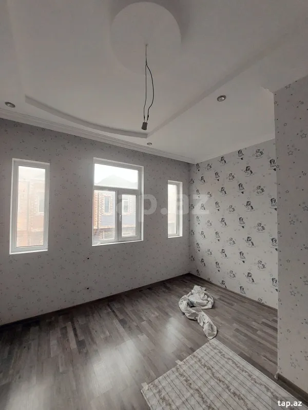 Satılır 3 otaqlı həyət evi