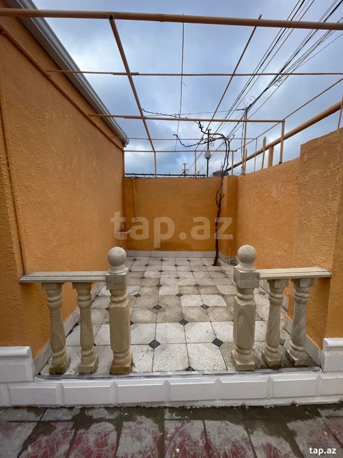 Satılır 2 otaqlı həyət evi