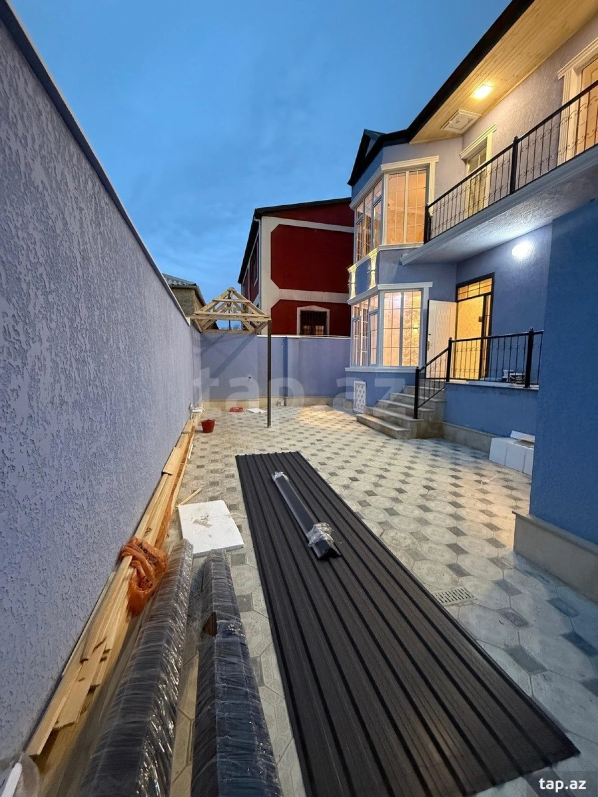 Satılır 4 otaqlı həyət evi