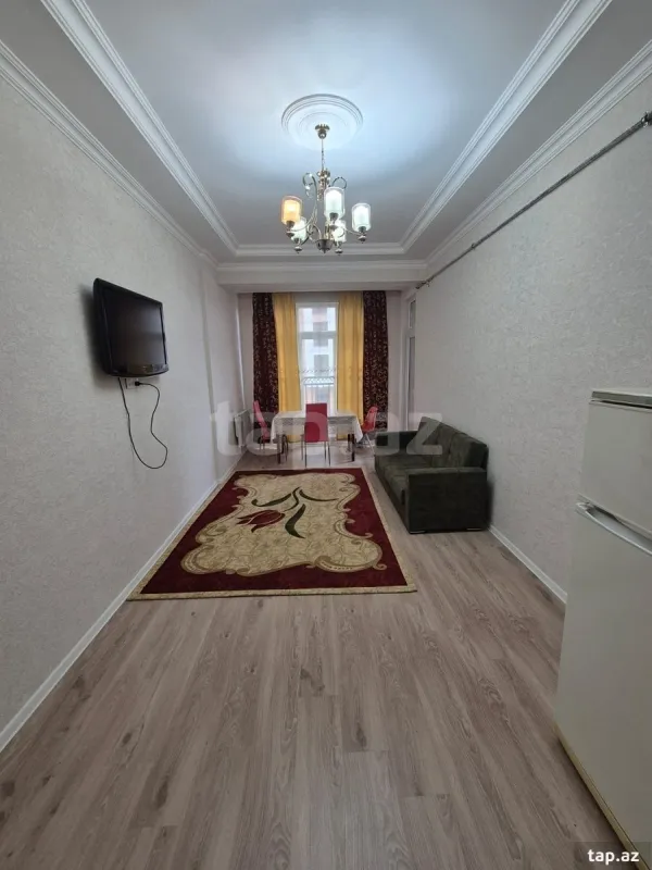 Kirayə verilir 2 otaqlı mənzil 75 m²