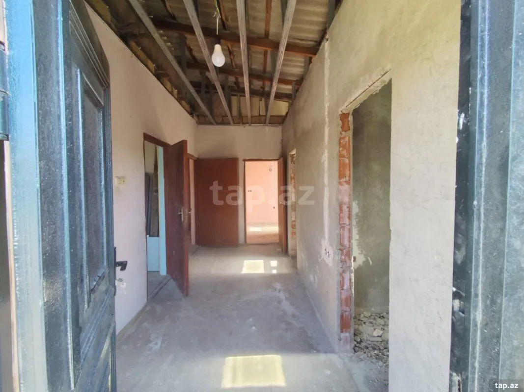 Satılır 7 otaqlı həyət evi