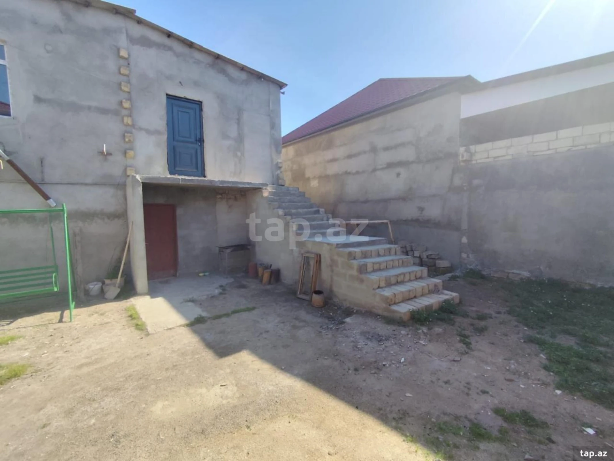 Satılır 7 otaqlı həyət evi