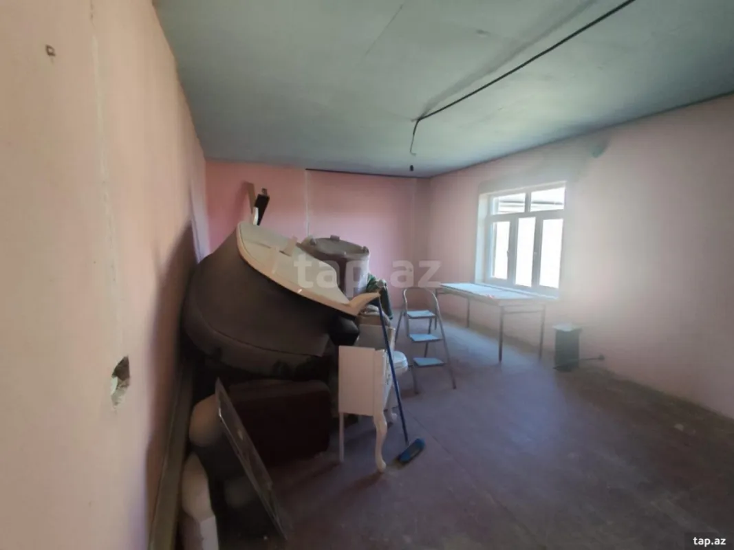 Satılır 7 otaqlı həyət evi