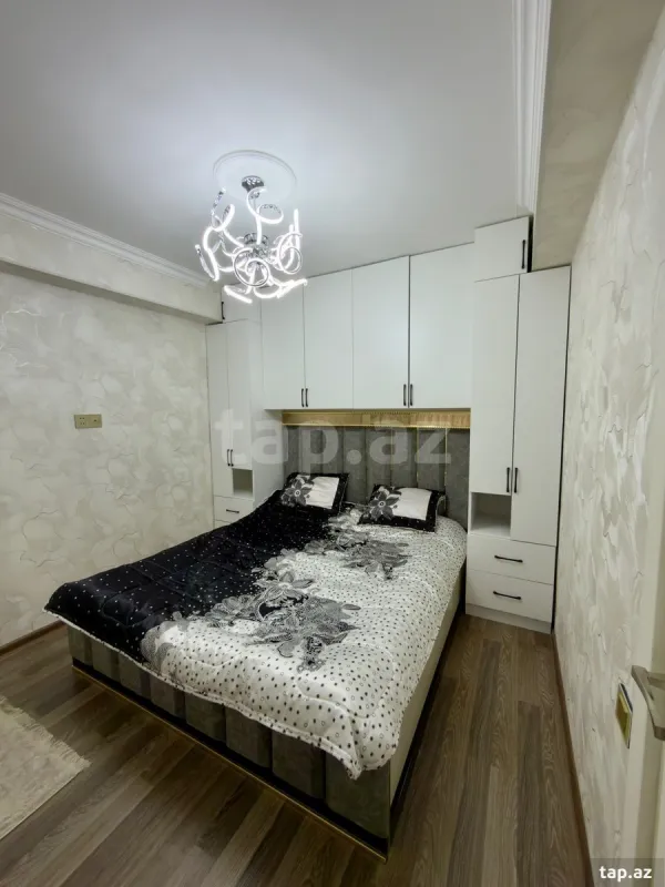 Satılır 3 otaqlı yeni tikili 82 m²